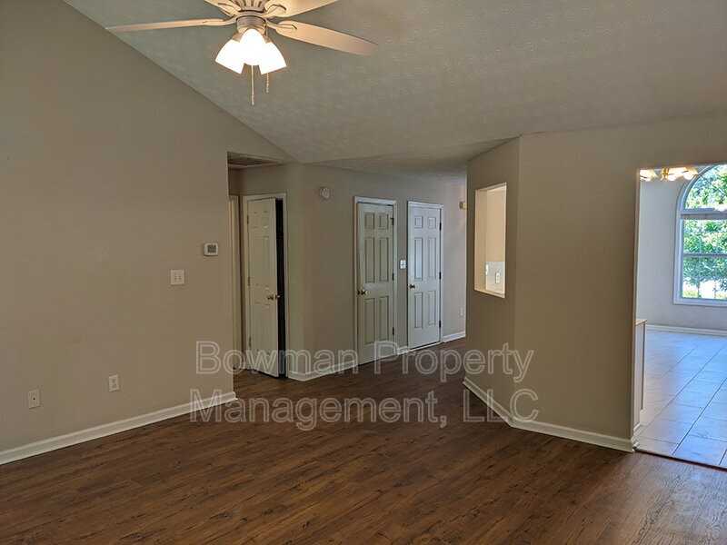 239 Jasmine Trl - Photo 4 of 27