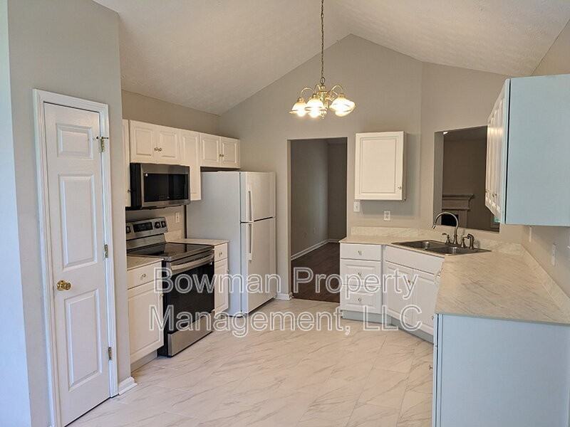 239 Jasmine Trl - Photo 6 of 27