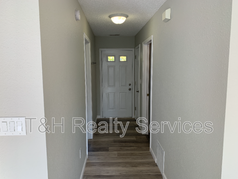10341 Whitewater Ln - Photo 3 of 21