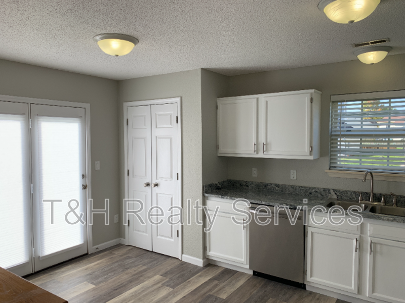 10341 Whitewater Ln - Photo 7 of 21