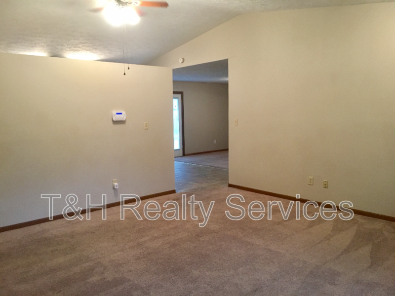 8114 Jade Ct - Photo 7 of 18