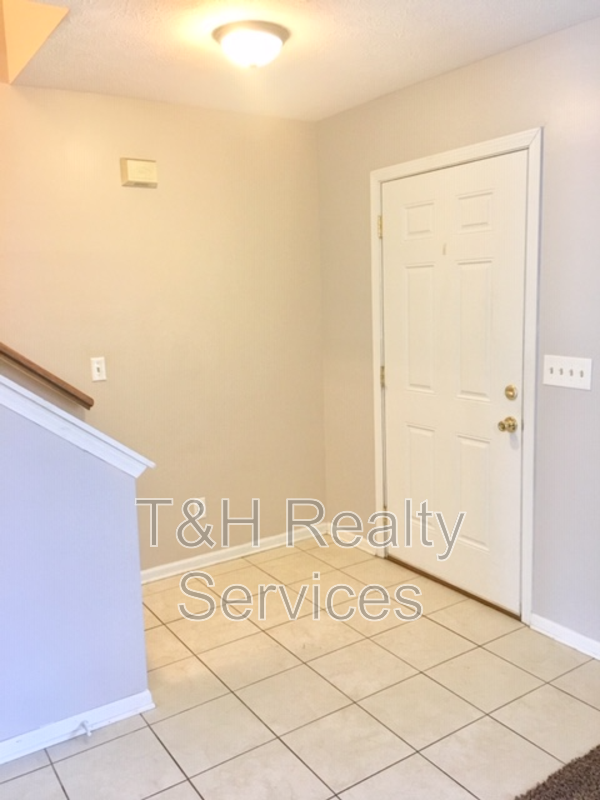 427 Grand Woods Dr - Photo 3 of 31