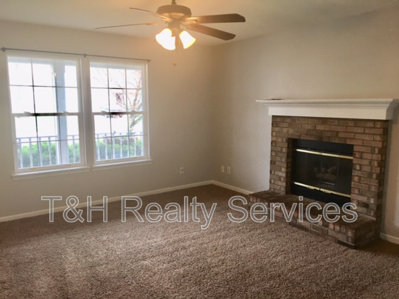 427 Grand Woods Dr - Photo 6 of 31