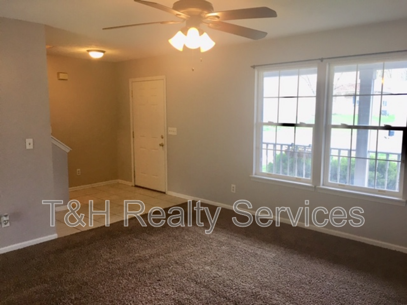 427 Grand Woods Dr - Photo 7 of 31