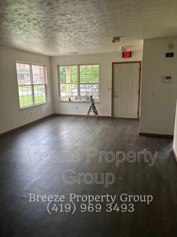 546 Breaden St - Photo 4 of 19