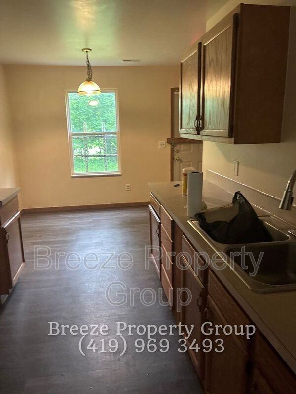 546 Breaden St - Photo 5 of 19