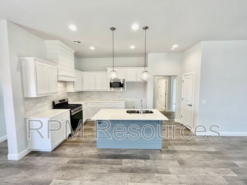 9100 Yassir Blvd - Photo 4 of 17