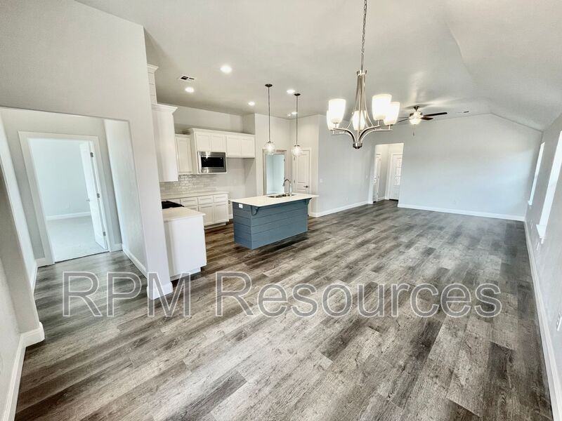 9100 Yassir Blvd - Photo 6 of 17