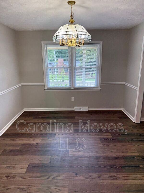 102 Woodhaven Ct - Photo 7 of 24