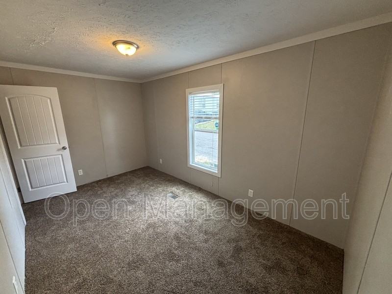 356 Bayhead Dr - Photo 4 of 11