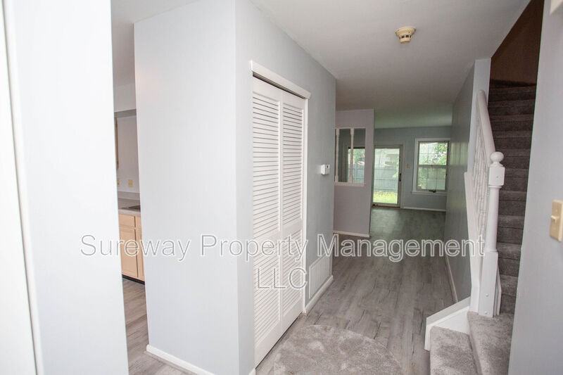 12 Grant Ln - Photo 3 of 47