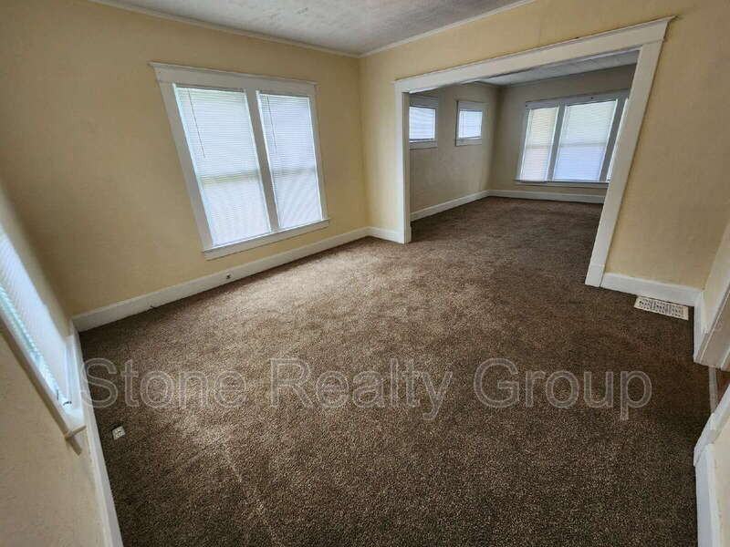 339 Nebeker St - Photo 4 of 11