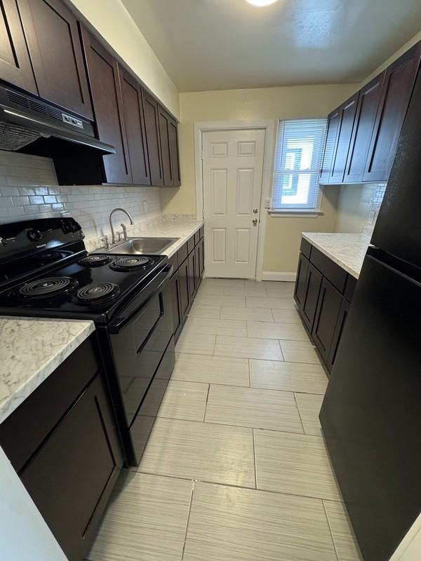 408 S West St - Photo 2 of 7