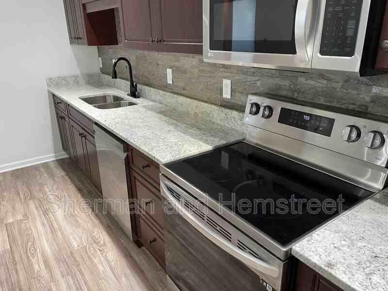 3301 London Ct #3301-201 - Photo 5 of 11