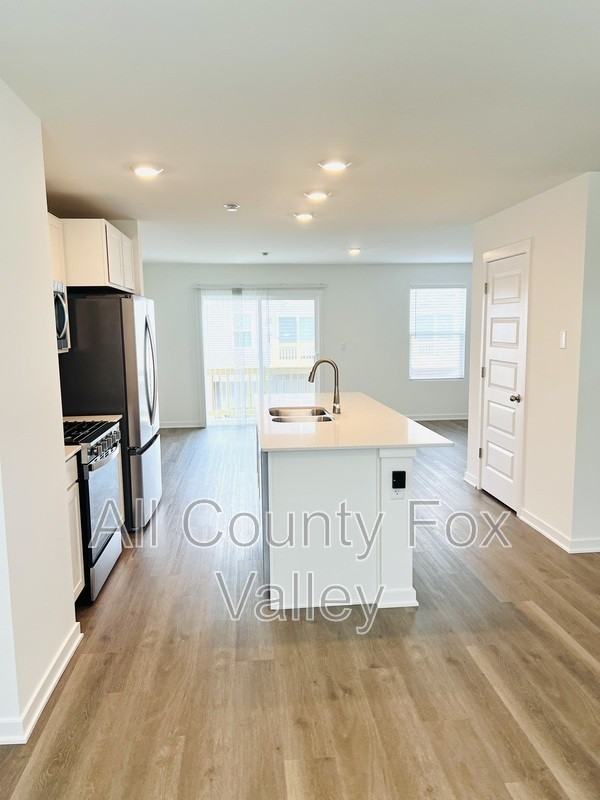879 Briar Glen Ct - Photo 5 of 32