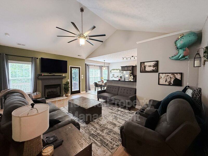 229 Scarlet Oak Dr - Photo 3 of 22