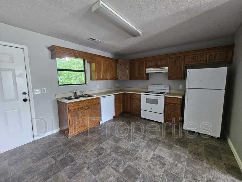 2149 Mccleary Rd #4 - Photo 2 of 9