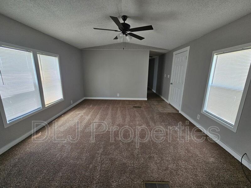 934 Eslinger Ct - Photo 3 of 8