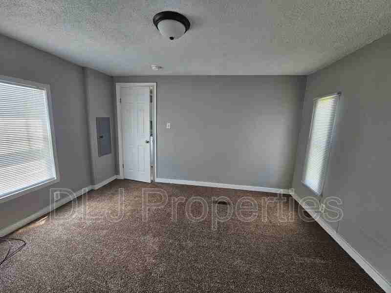 934 Eslinger Ct - Photo 4 of 8