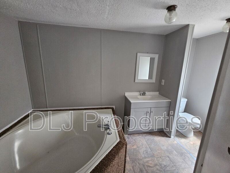 934 Eslinger Ct - Photo 5 of 8