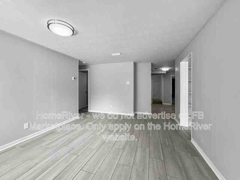 390 Dunwoodie Rd - Photo 4 of 20