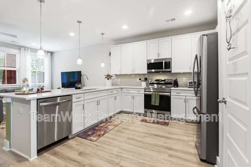 7722 Park Gate Dr - Photo 5 of 33