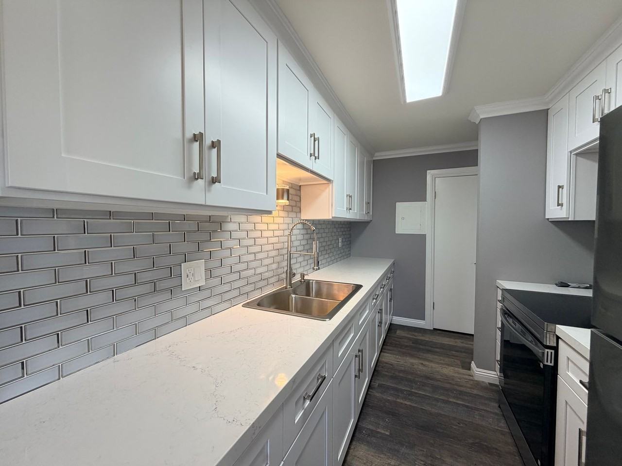 1310 North G Street - Photo 3 of 9