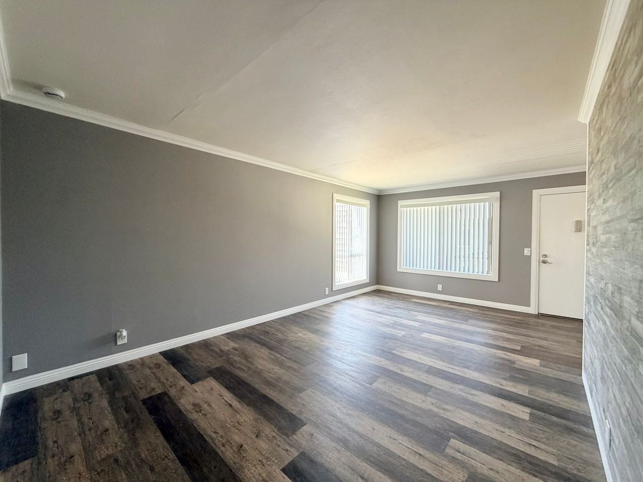 1310 North G Street - Photo 4 of 9