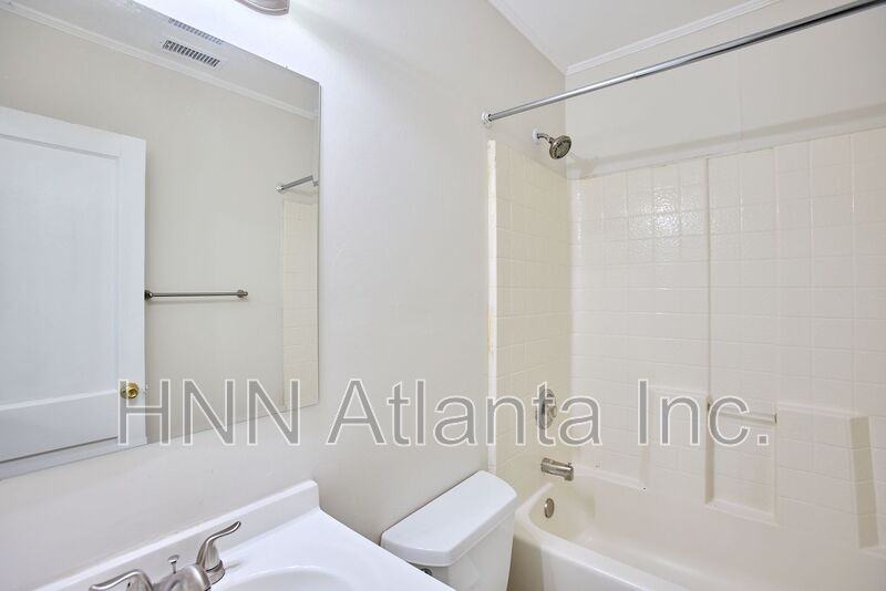 158 Hedges St Se - Photo 6 of 13