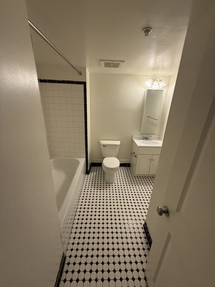 1312 Guilford Avenue - Photo 3 of 6