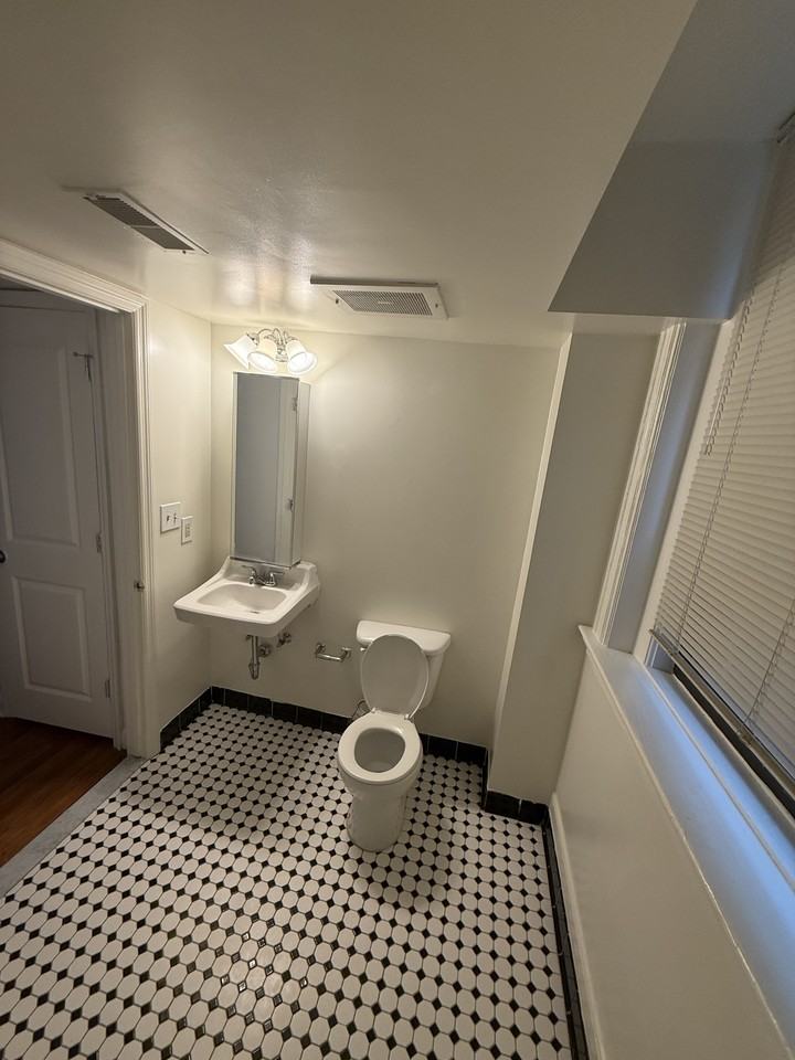 1312 Guilford Avenue - Photo 5 of 6