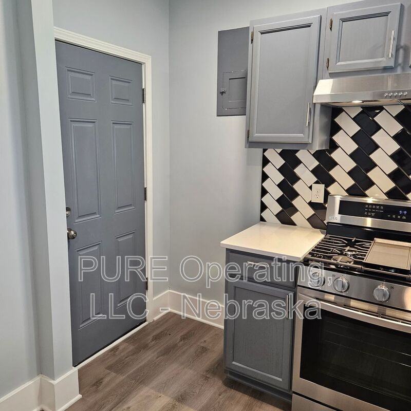 3901 Curtis Ave - Photo 6 of 29