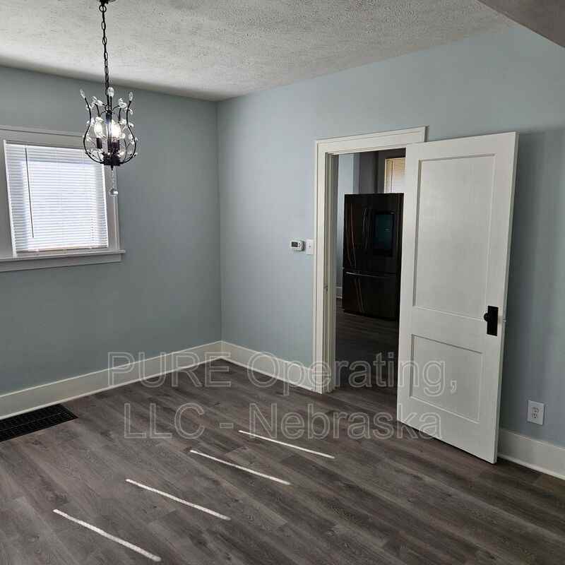 3901 Curtis Ave - Photo 7 of 29