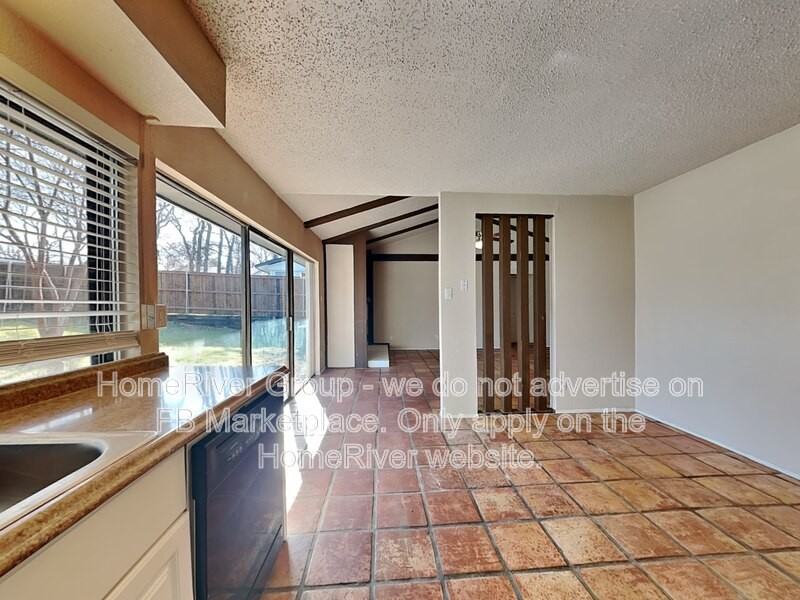 1402 Fair Oaks Blvd - Photo 2 of 27