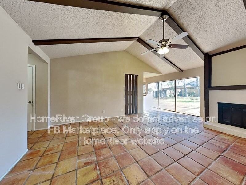 1402 Fair Oaks Blvd - Photo 5 of 27