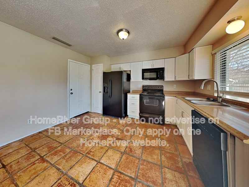 1402 Fair Oaks Blvd - Photo 7 of 27