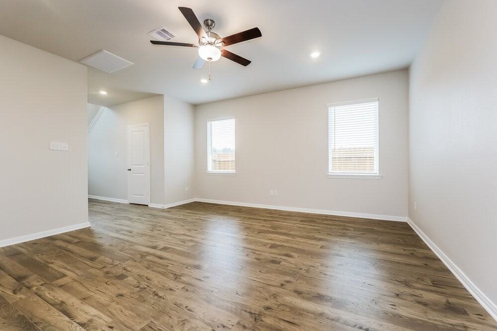 16458 Honeysuckle Hill Dr - Photo 5 of 20