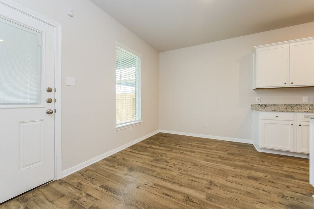 16458 Honeysuckle Hill Dr - Photo 7 of 20