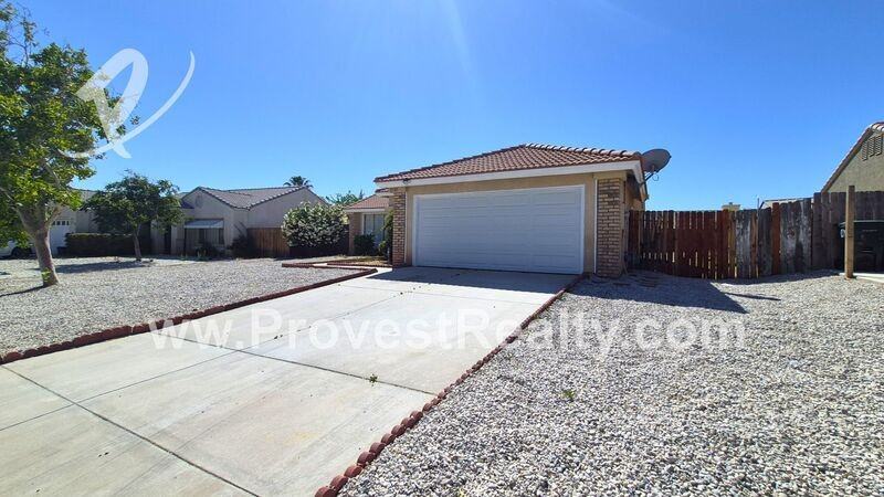 13105 Bennington Dr - Photo 2 of 19