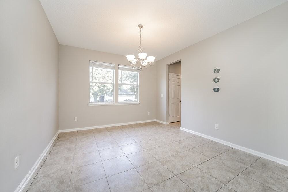 1606 Creek Point Blvd - Photo 5 of 16