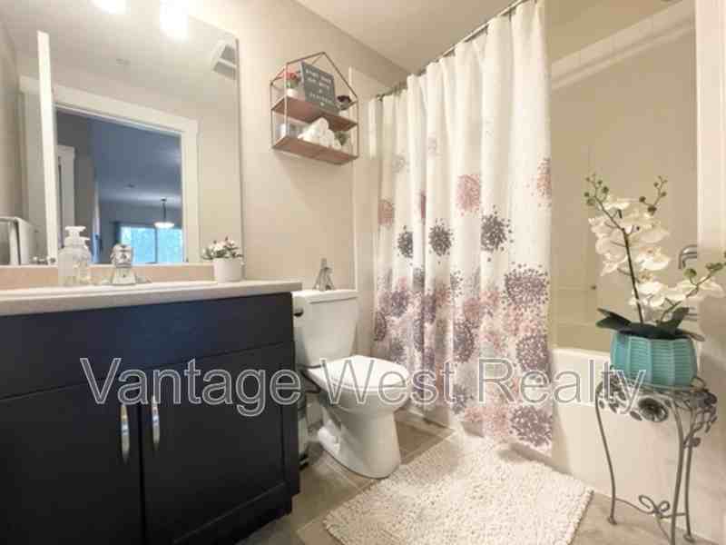 250 Beaver Lake Rd - Photo 3 of 8