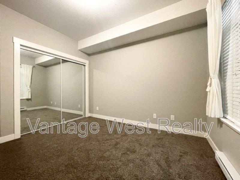 250 Beaver Lake Rd - Photo 7 of 8