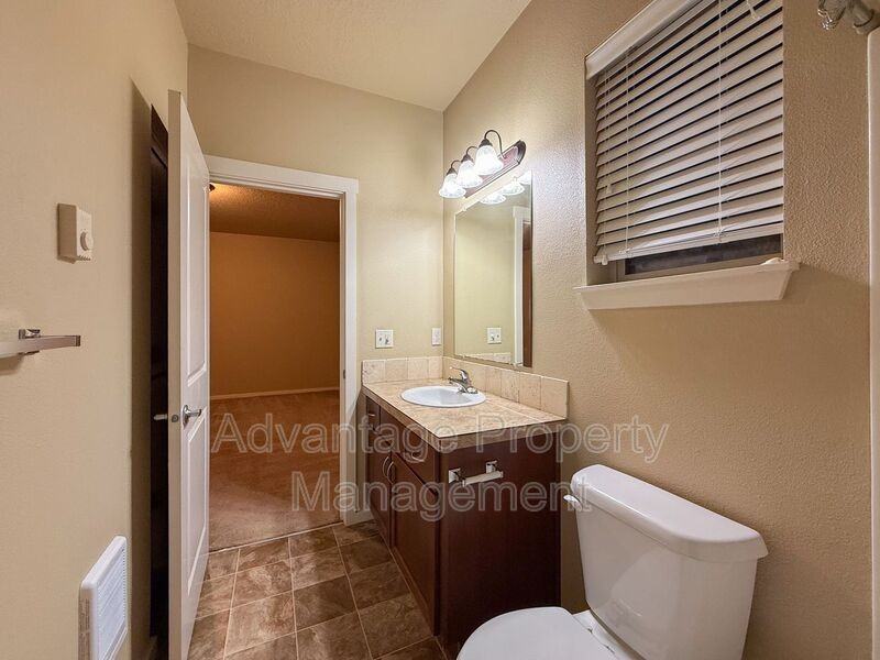 537 Catron St N #537-04 - Photo 2 of 35