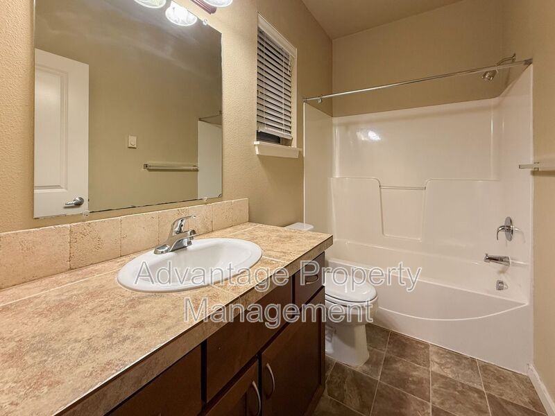 537 Catron St N #537-04 - Photo 3 of 35
