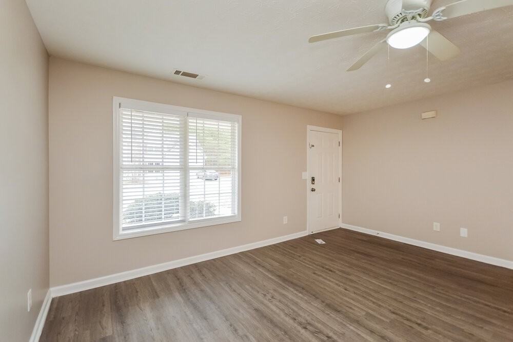 8224 Sterling Ln - Photo 5 of 16