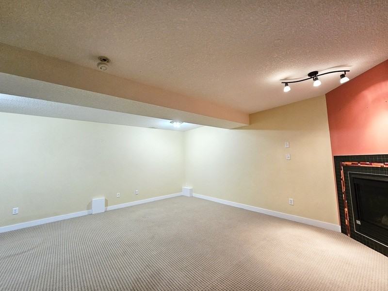 1383 Rutherford Rd Sw - Photo 2 of 32