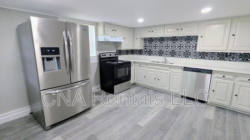 1772 Martin Pl Se #B - Photo 7 of 17