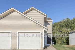featured image of 106 Ne Dogwood St #D