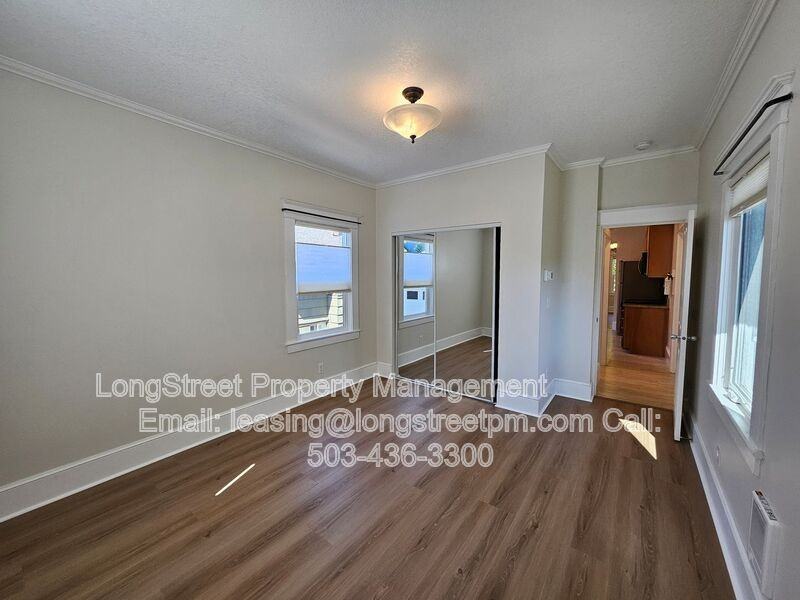 1749 Se 46th Ave - Photo 7 of 8