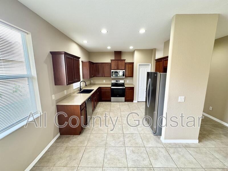 11489 Tinder Ct - Photo 5 of 13